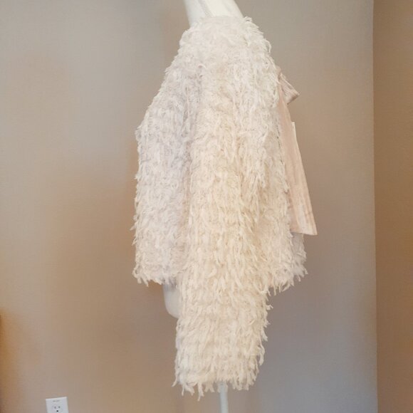 Very J New In Shaggy Sweater NWT - Picture 4 of 14